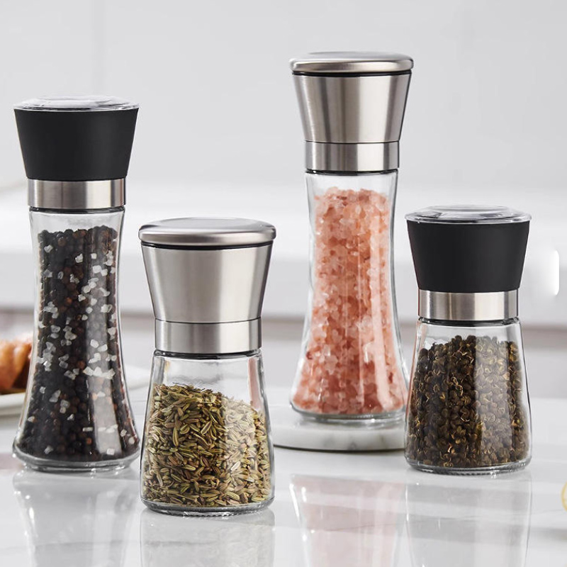Manual operation, can grind black pepper, sea salt, etc.
