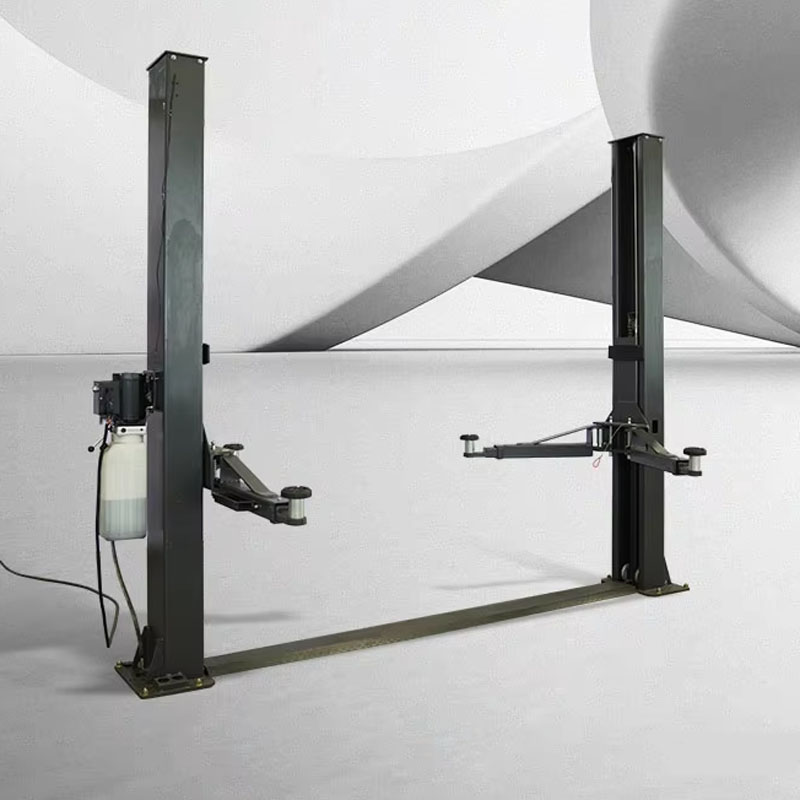 The vehicle lifting equipment is constructed with high-strength steel.