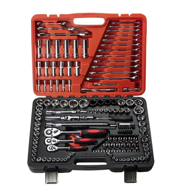 Car repair chooses stainless steel industrial-grade tool set.