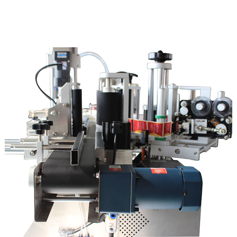 The automatic feeding flow packaging and sealing machine meets food hygiene standards