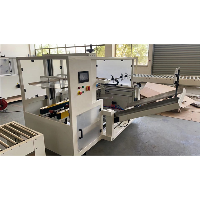 Vertical box erector CE-20 factory case sealer view.