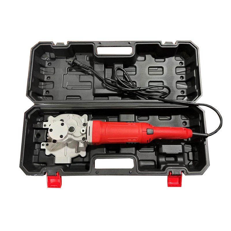 Burr-free 140mm metal sawing tool accessory view.