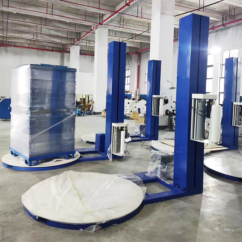 The intelligent vertical stretch wrapping machine is in the warehouse.