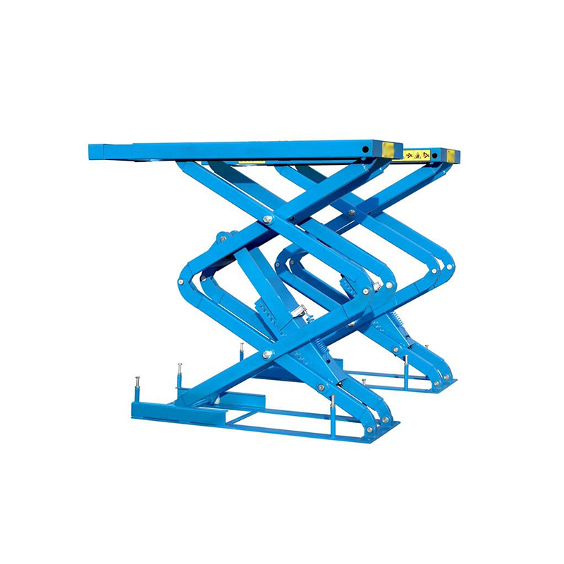 Scissor-type car lift in repair shops increases the vehicle's contact area