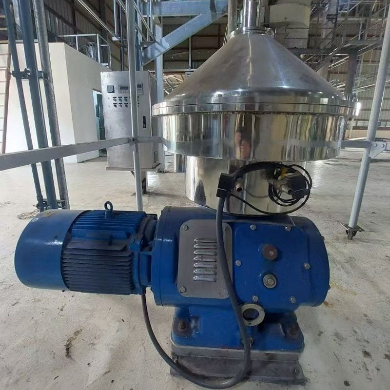 Automatic separator for milk cream processing and clarification