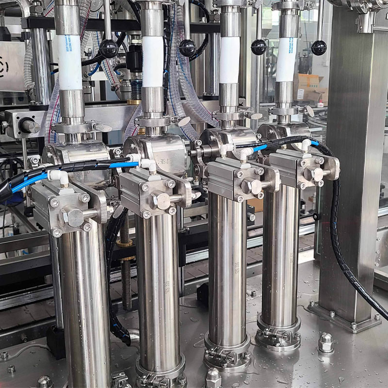 Automatic detergent and shampoo bottle filling machine
